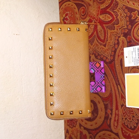 Michael Kors Jet Set Studded Continental Leather Wallet NWT - Picture 6 of 13